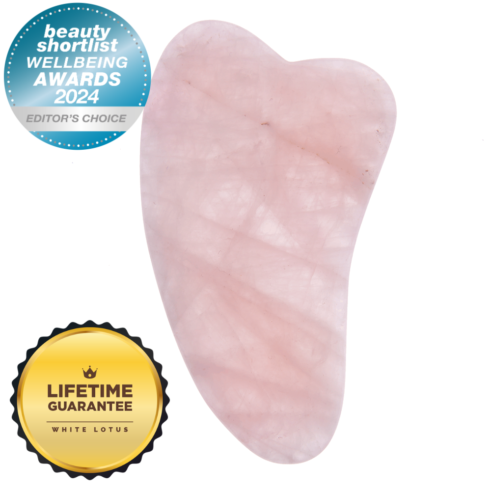 Rose Quartz Gua Sha Werkzeug - Natürlicher, chemiefreier Kristall in einer signierten, mit Seide ausgekleideten Box